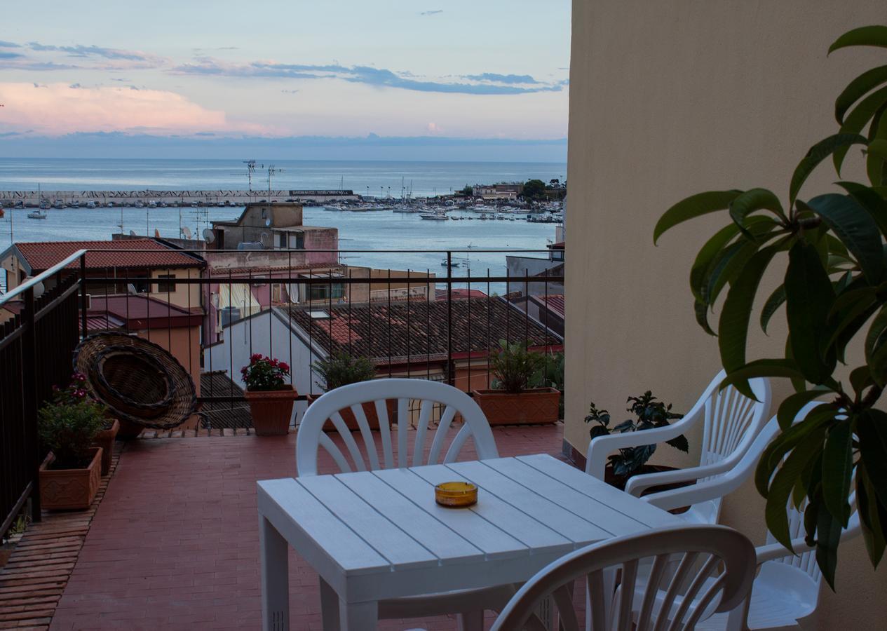 Bed & Breakfast Lighea Giardini Naxos Exterior photo